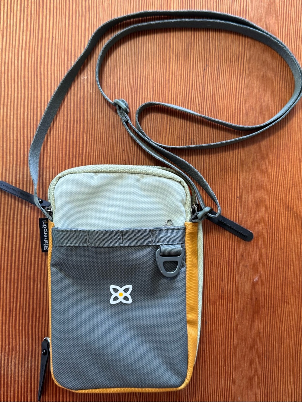 Sherpani Cruz Crossbody Wallet Bag - NWOT